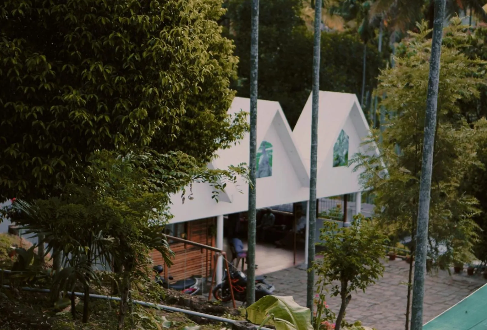 Woodhouse Marayoor Apartment Maraiyur India