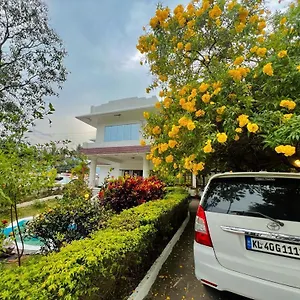 3* Hotel Chandana Tourist